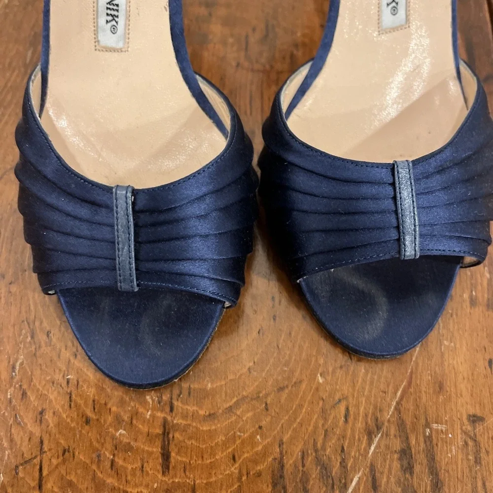 MANOLO BLAHNIK d'Orsay Navy Blue Satin Silver Pumps 37.5 Wedding, Authentic
